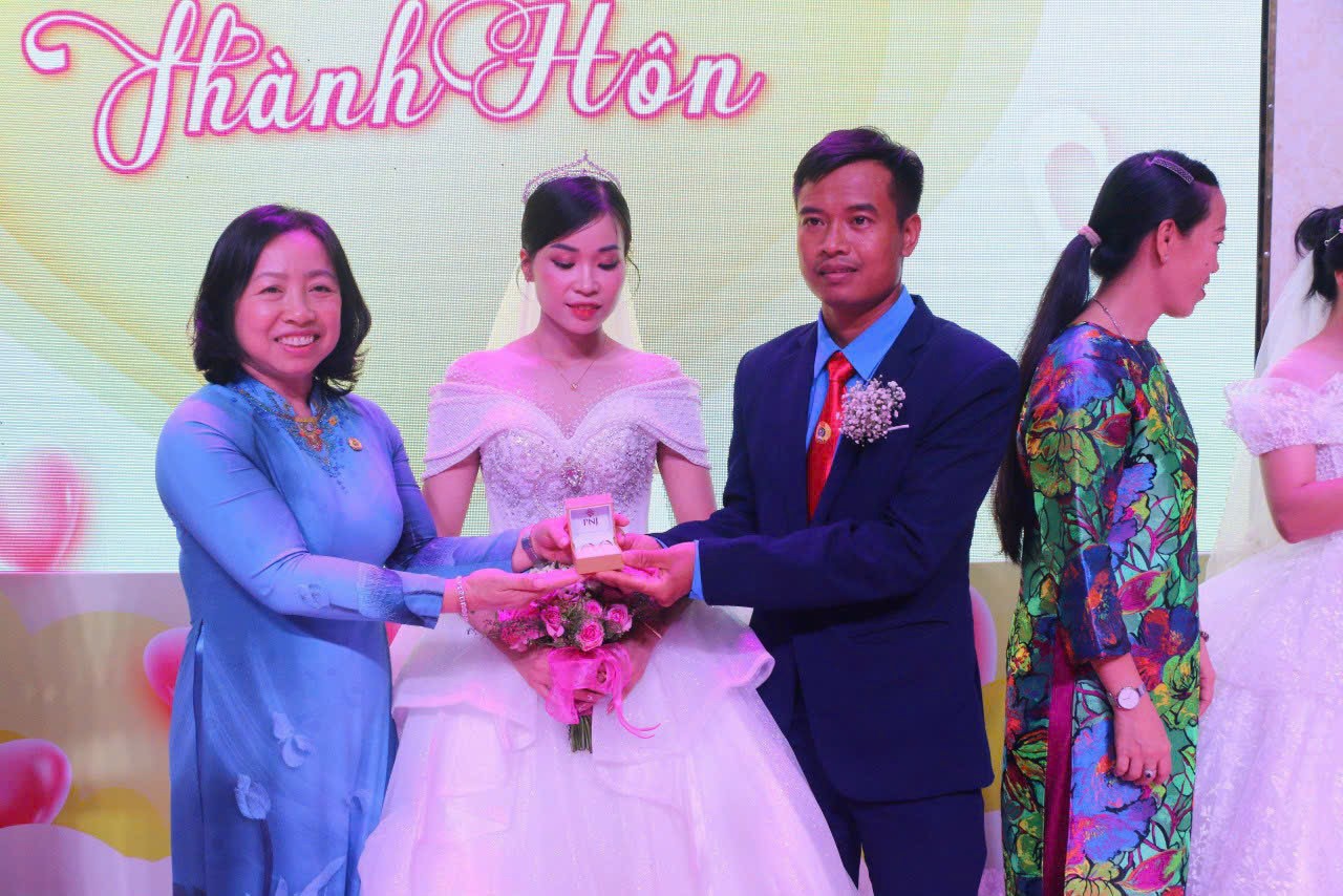 Sự kiện "trong mơ" của c&aacute;c cặp đ&ocirc;i chưa c&oacute; điều kiện tổ chức lễ cưới ở B&igrave;nh Dương - Ảnh 5.