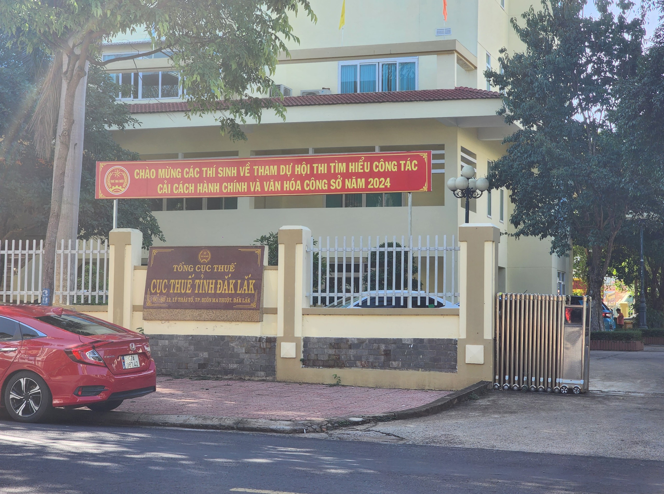 Đắk Lắk tạm hoãn xuất cảnh hàng loạt đại diện doanh nghiệp- Ảnh 1.