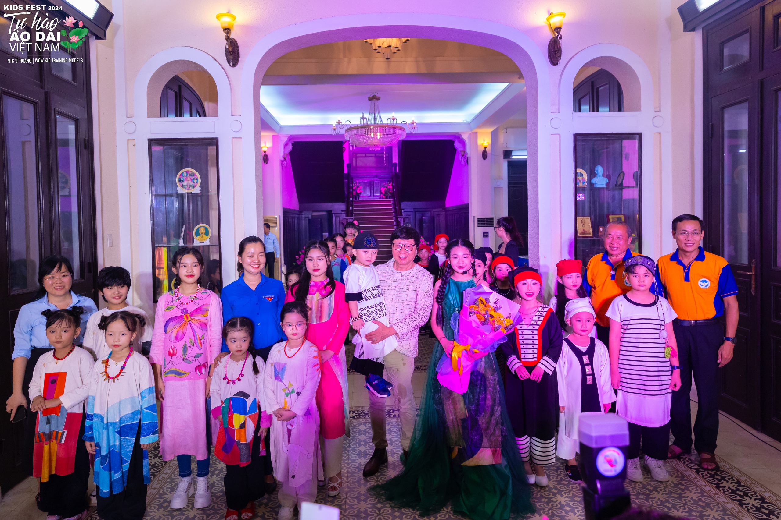 Mẫu nh&iacute; Bảo Phương mở m&agrave;n show kids "Tự h&agrave;o &aacute;o d&agrave;i Việt Nam" Lễ hội trẻ em &ndash; Kids Fest 2024- Ảnh 3.