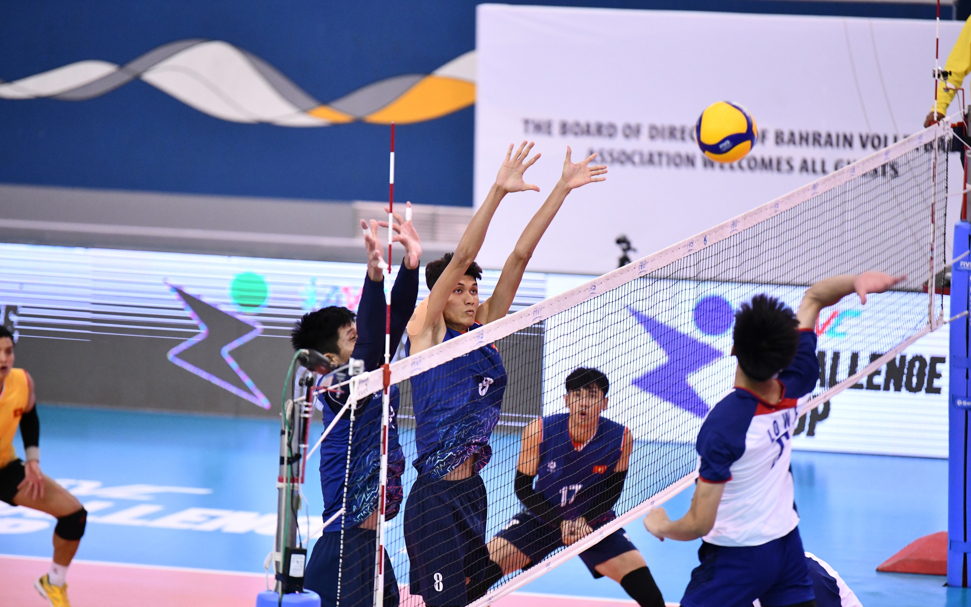 Bóng chuyền nam Việt Nam vào tứ kết AVC 2024