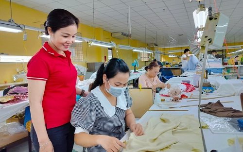 Nâng mức đóng BHXH để cải thiện lương hưu