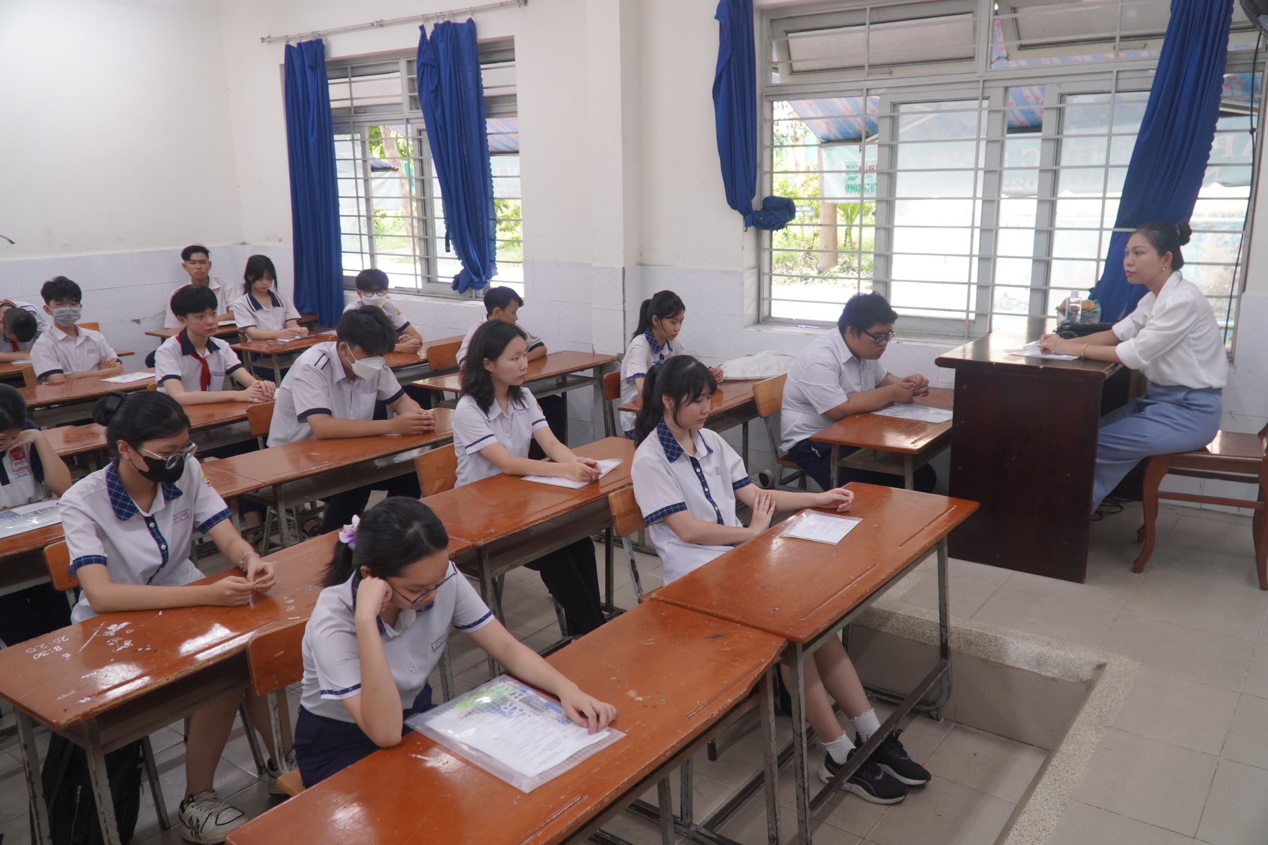 Thi lớp 10 tại TP HCM: Nữ sinh gặp tai nạn g&atilde;y sống lưng sẽ nằm thi ở ph&ograve;ng ri&ecirc;ng- Ảnh 5.