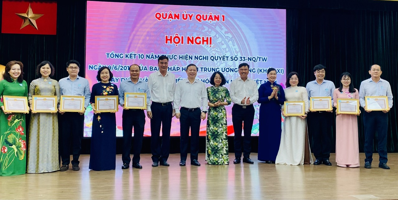 B&iacute; thư Quận ủy quận 1 Dương Anh Đức: X&acirc;y dựng m&ocirc;i trường sống tử tế, văn minh- Ảnh 2.