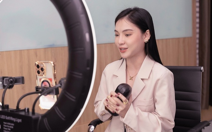 Người livestream bán hàng phải định danh, cấm dùng ngôn ngữ, trang phục trái đạo đức