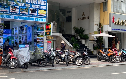Thu phí vỉa hè: Không còn đủng đỉnh