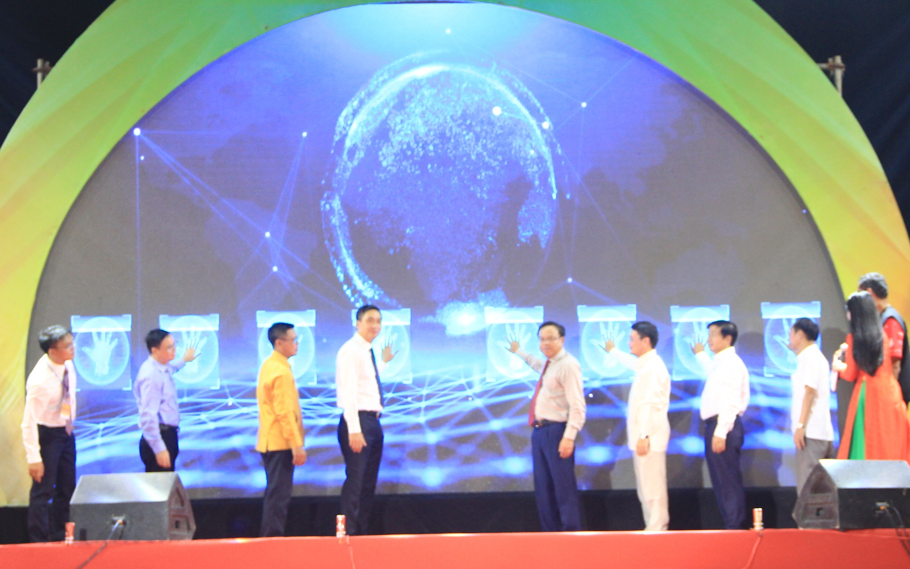 Gần 400 gian hàng tham gia Hội chợ Thương mại và Du lịch Nhịp cầu xuyên Á - Quảng Trị 2024