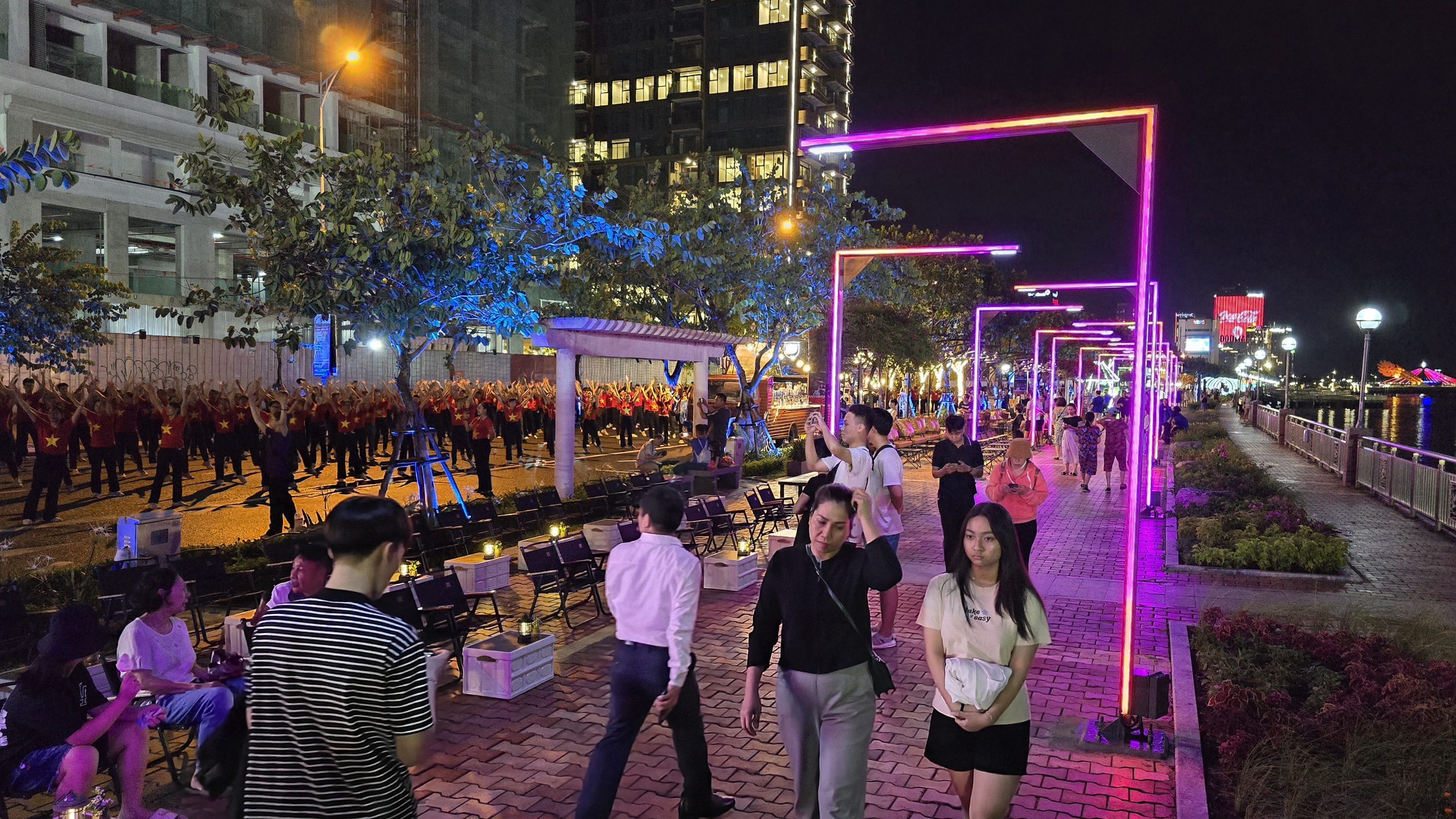 Đ&agrave; Lạt, Đ&agrave; Nẵng khai trương phố đi bộ - Ảnh 6.