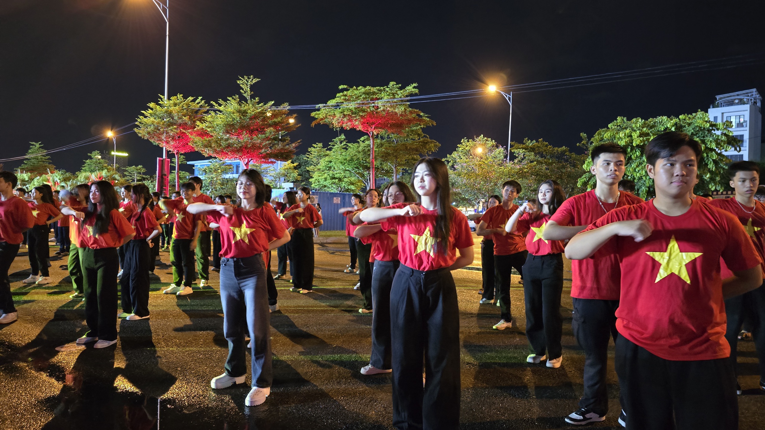 Đ&agrave; Lạt, Đ&agrave; Nẵng khai trương phố đi bộ - Ảnh 5.