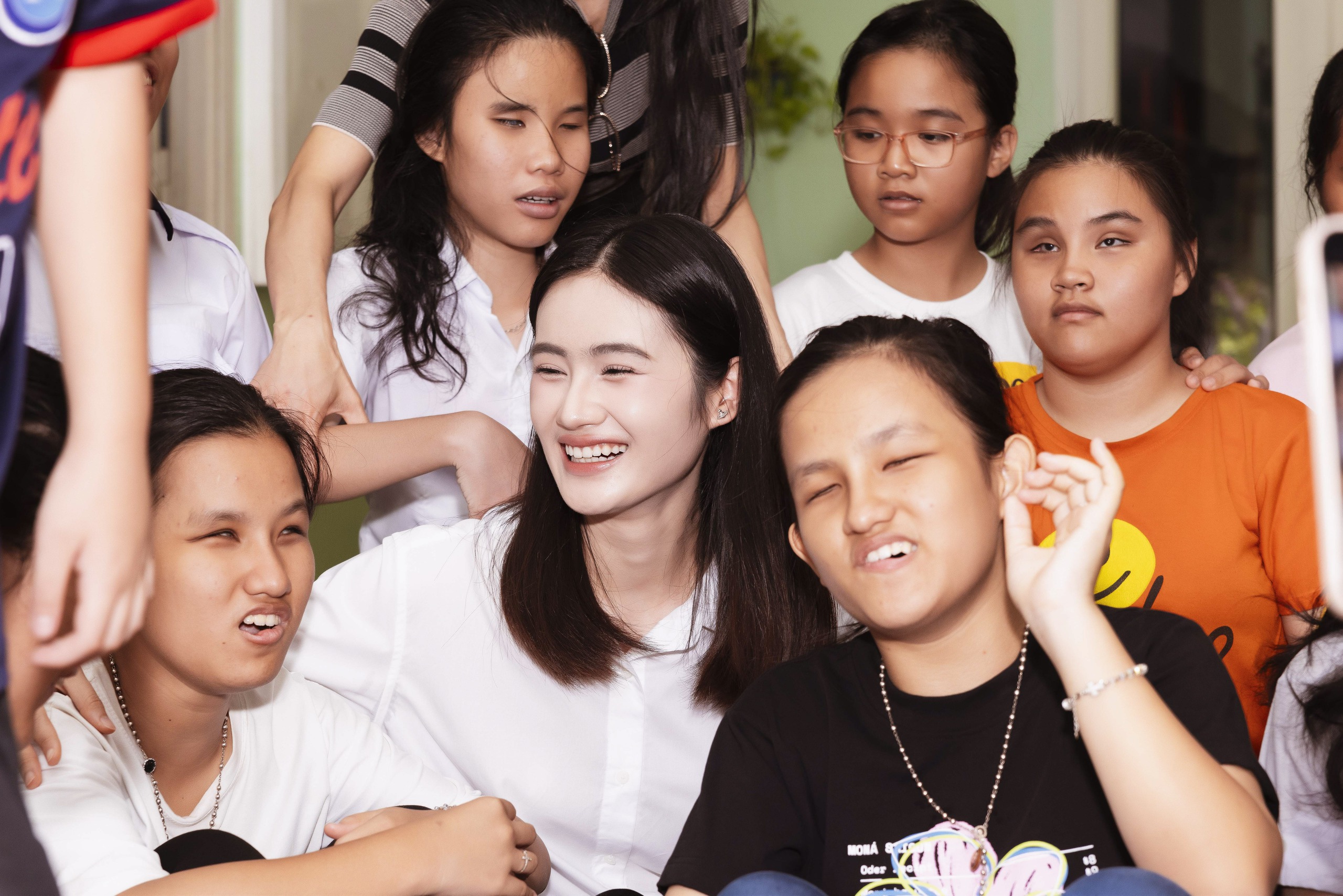 Hoa hậu &Yacute; Nhi t&aacute;i xuất, tr&ocirc;ng thế n&agrave;o so với trước?- Ảnh 1.