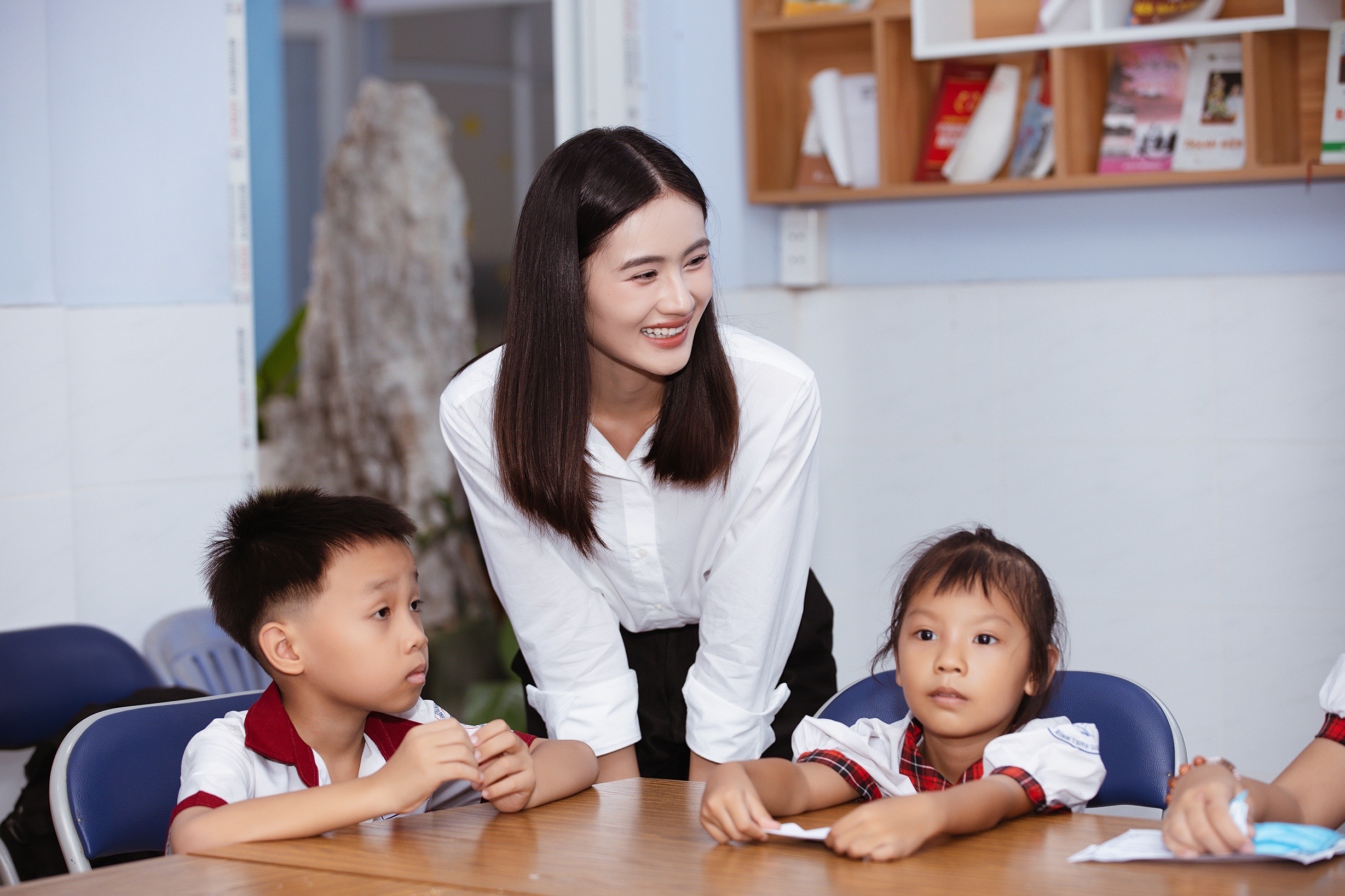 Hoa hậu &Yacute; Nhi t&aacute;i xuất, tr&ocirc;ng thế n&agrave;o so với trước?- Ảnh 3.
