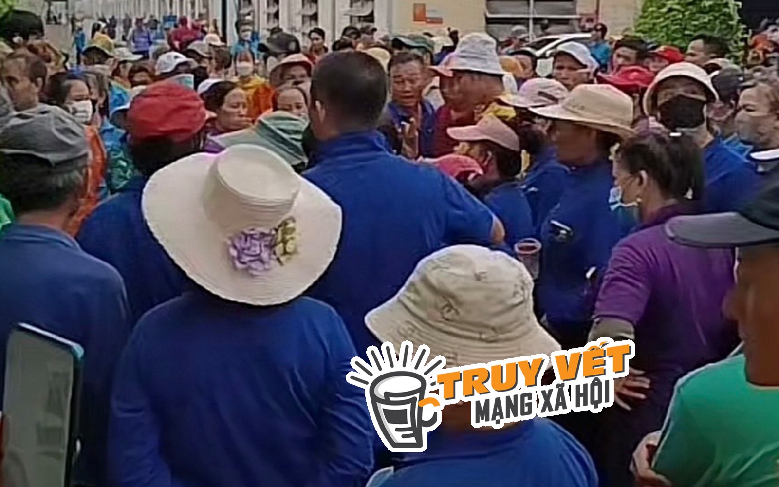 Xôn xao clip công nhân ngừng việc phản đối chủ doanh nghiệp nợ lương nhiều tháng