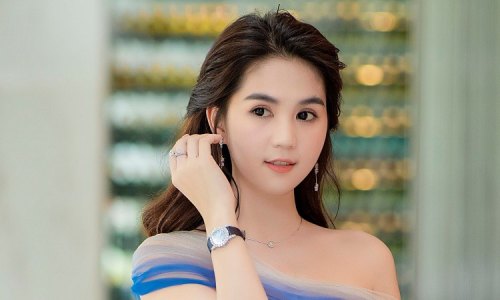 Showbiz Việt: Những người đẹp xin lỗi sau khi g&acirc;y sốc!- Ảnh 4.