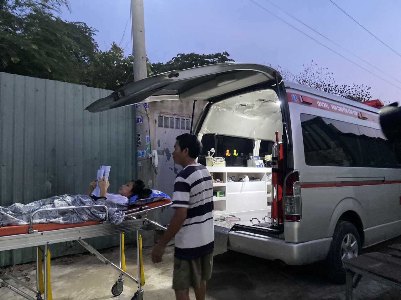 Th&iacute; sinh bị g&atilde;y sống lưng kh&ocirc;ng thể dự thi m&ocirc;n to&aacute;n lớp 10 v&igrave; phải nhập viện- Ảnh 1.