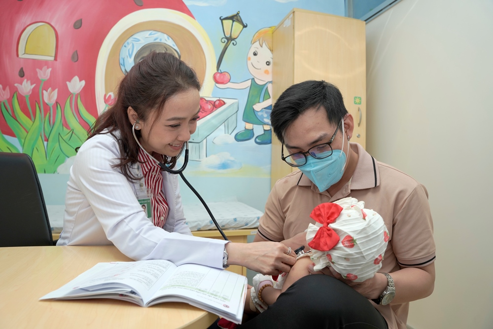 Cảnh giác bệnh thường gặp ở trẻ vào mùa hè- Ảnh 1.