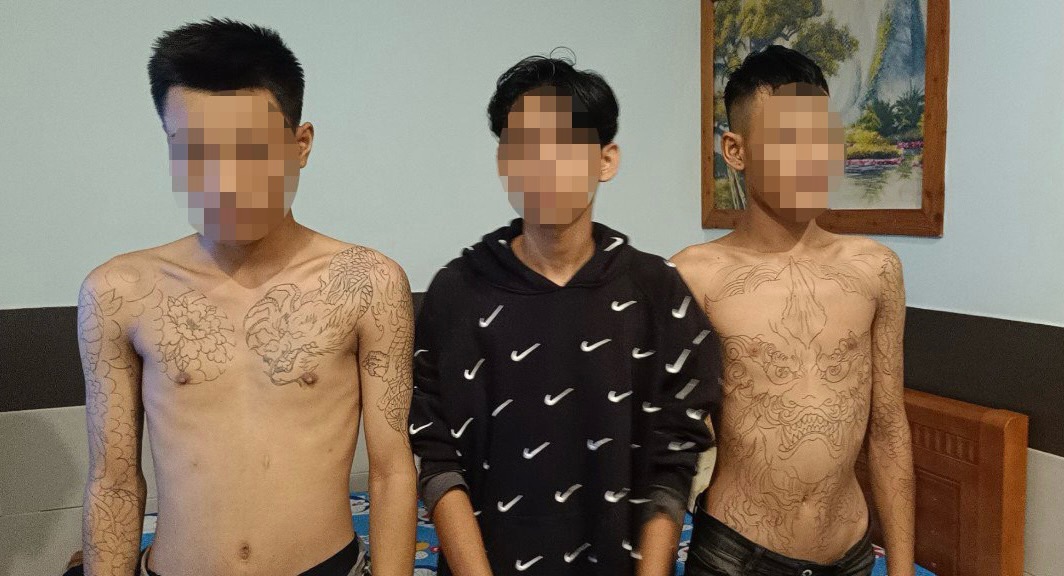 Nh&oacute;m đối tượng v&agrave;o nhiều ng&ocirc;i ch&ugrave;a ở B&agrave; Rịa- Vũng T&agrave;u "&ocirc;m" th&ugrave;ng tiền c&ocirc;ng đức - Ảnh 2.