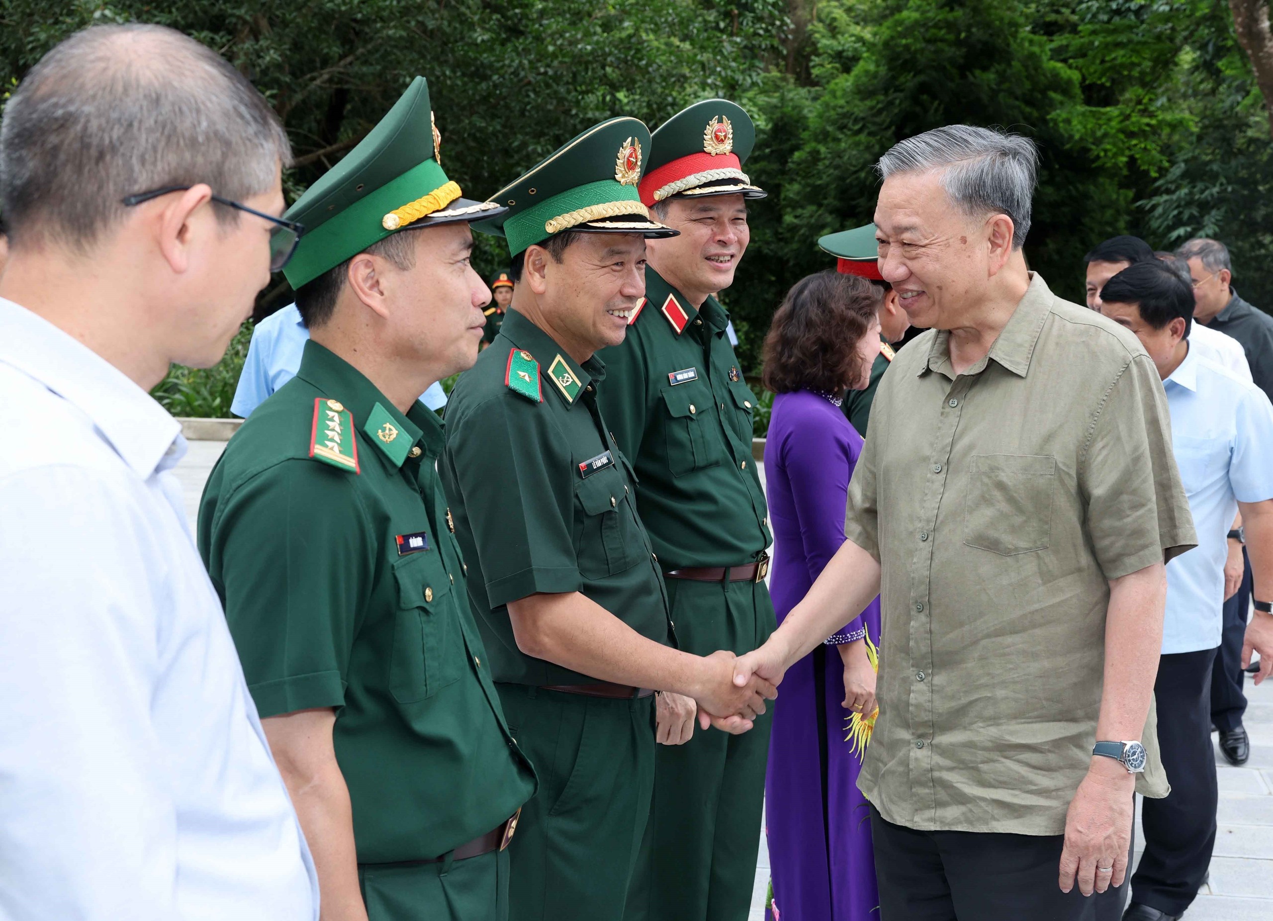 Chủ tịch nước T&ocirc; L&acirc;m thăm, l&agrave;m việc tại Cao Bằng- Ảnh 1.