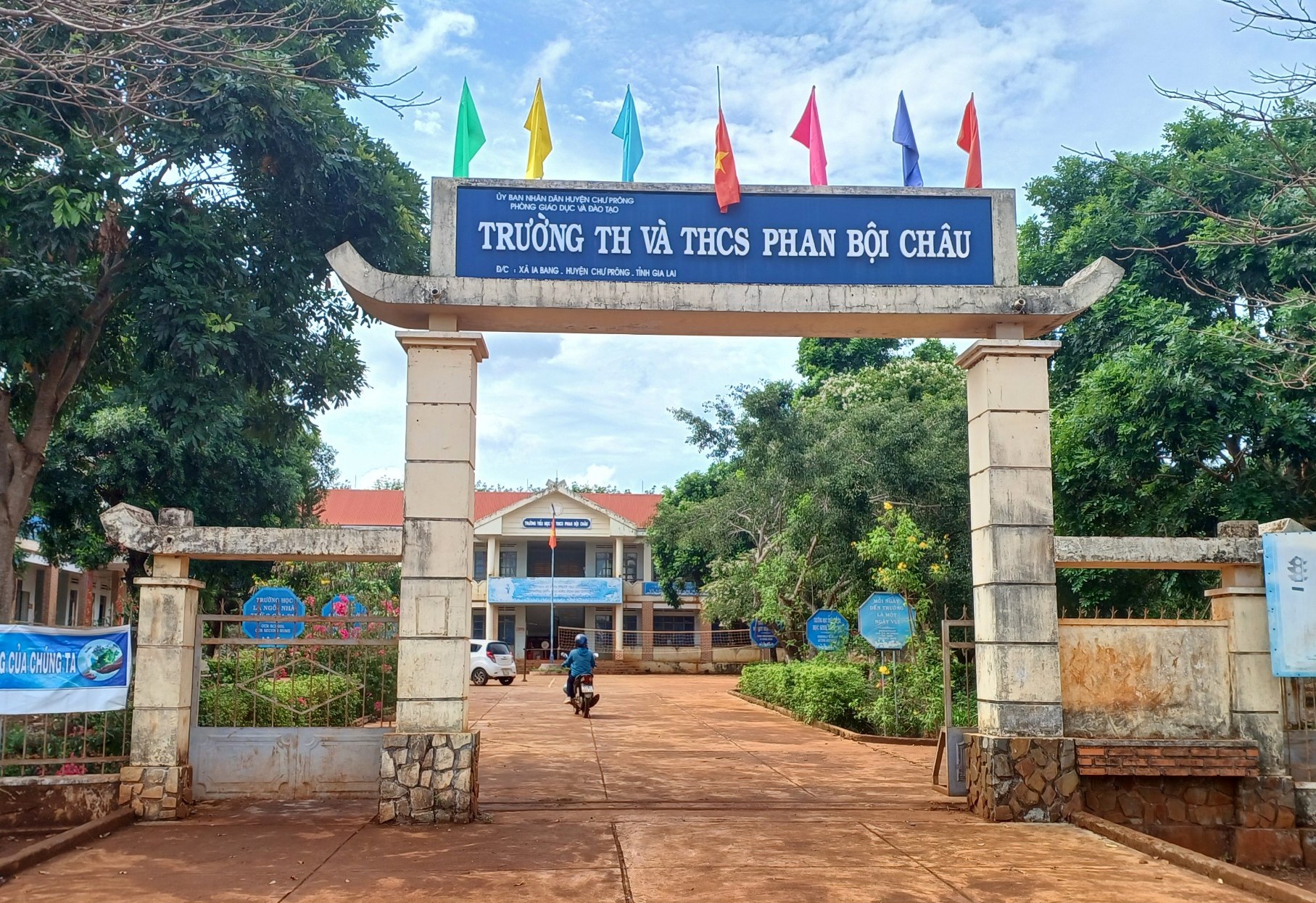 Vụ vận động gi&aacute;o vi&ecirc;n "tự nguyện" xin nghỉ việc: L&agrave; do... hiểu lầm- Ảnh 1.