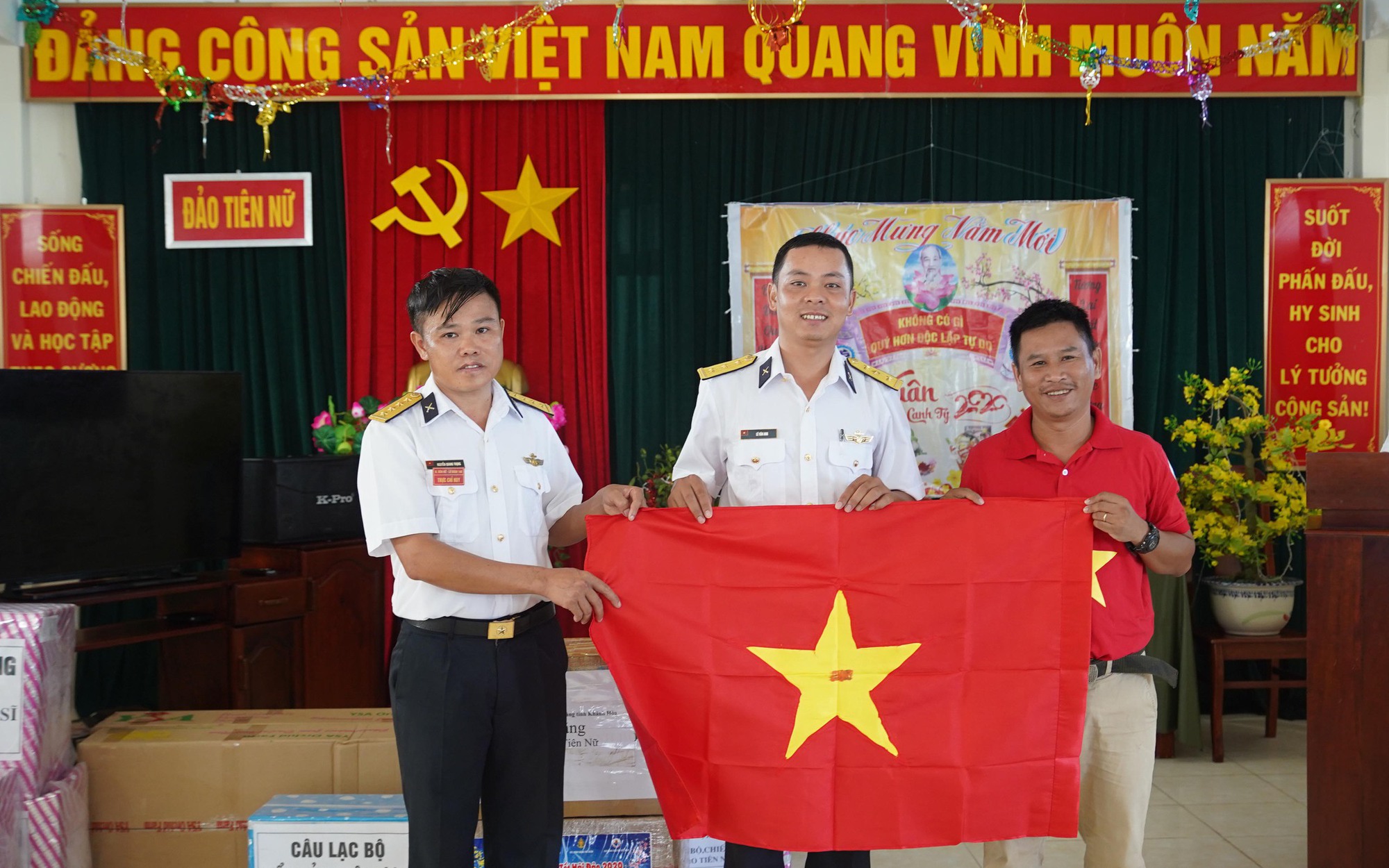 Đến với đảo xa, rừng sâu