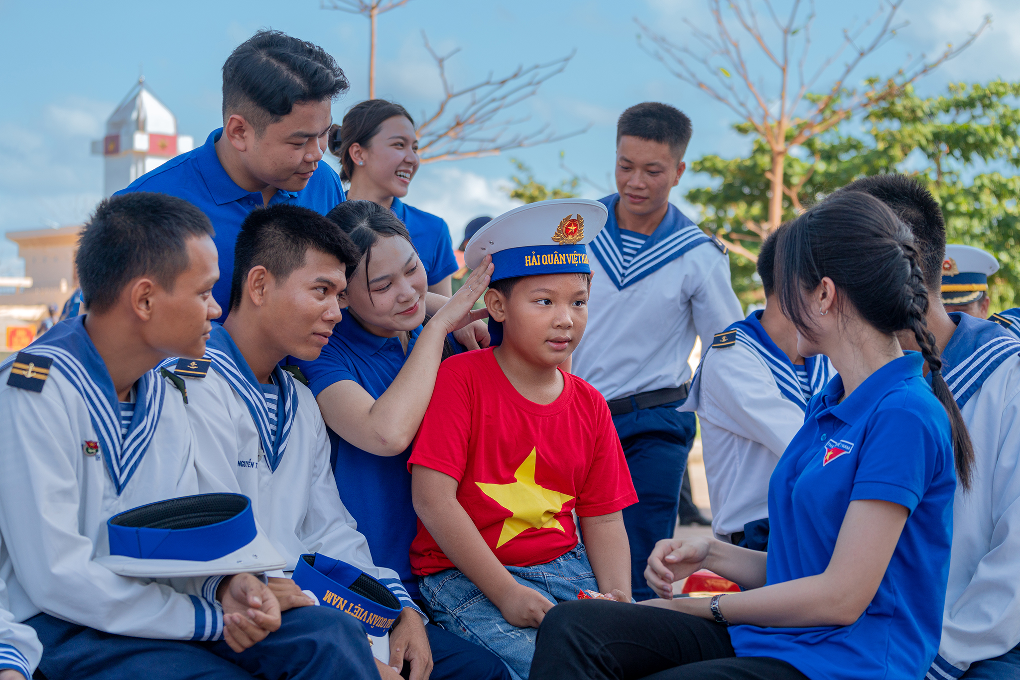 Ước mong trở th&agrave;nh chiến sĩ hải qu&acirc;n giữ g&igrave;n biển đảo  qu&ecirc; hương Ảnh: L&Ecirc; HO&Agrave;NG MẾN