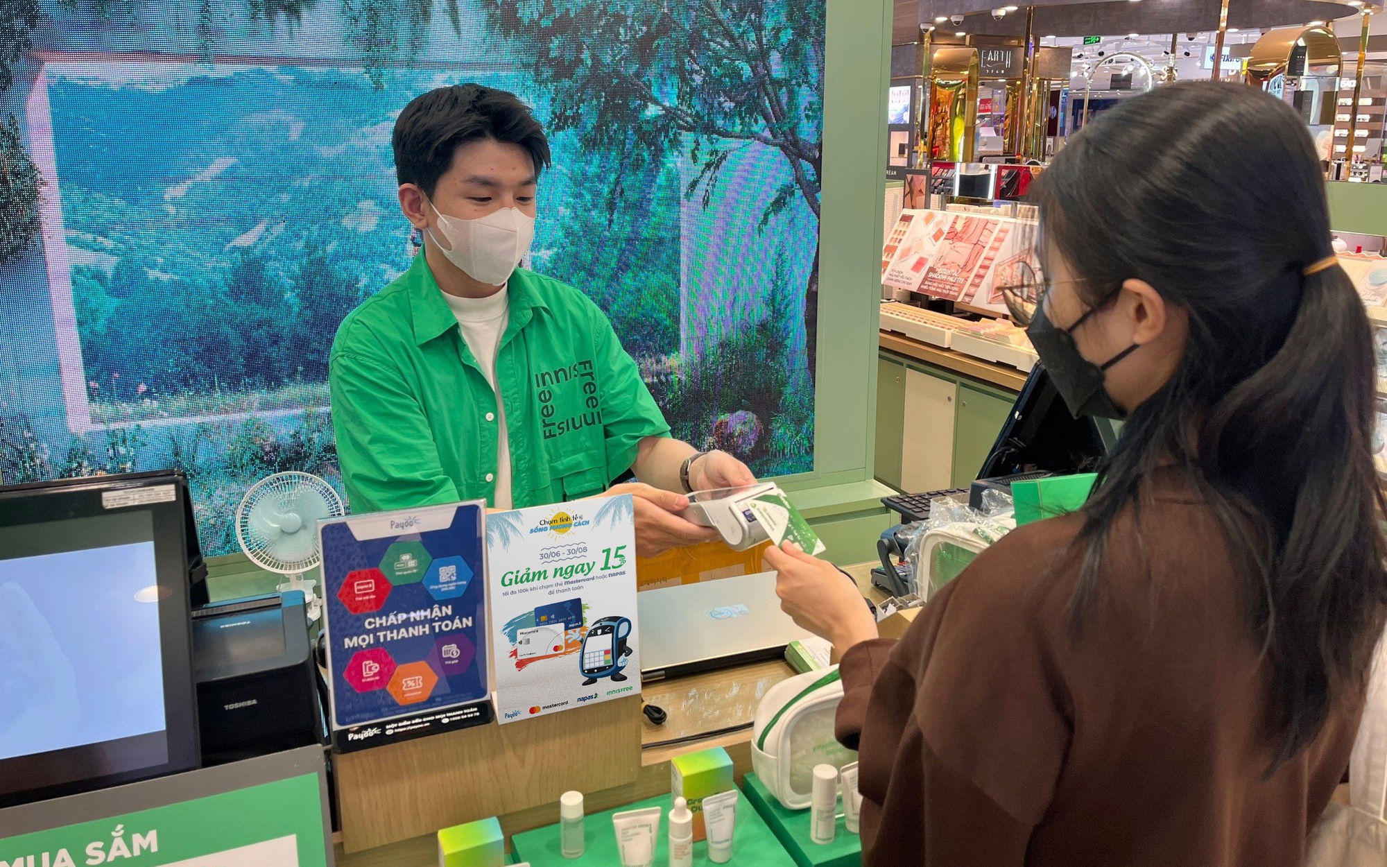 NAPAS, Mastercard tung khuyến mại, đẩy mạnh thanh toán không tiếp xúc