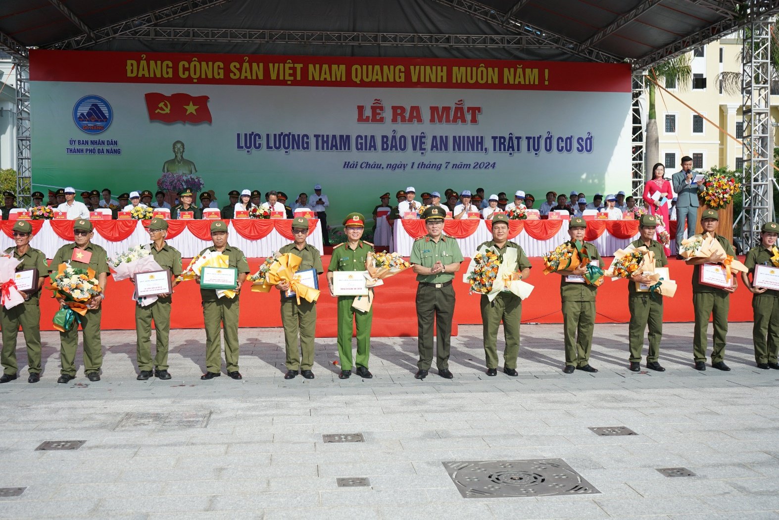 Kh&aacute;nh H&ograve;a, Đ&agrave; Nẵng ra mắt lực lượng bảo vệ an ninh trật tự ở cơ sở- Ảnh 3.