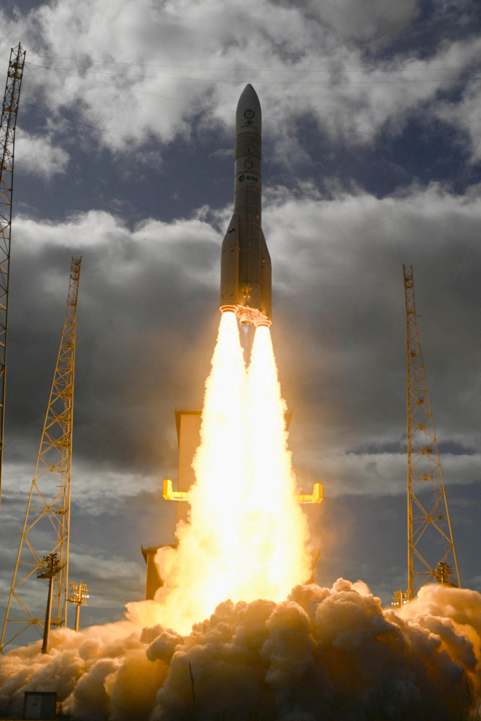 T&ecirc;n lửa Ariane 6 được ph&oacute;ng th&agrave;nh c&ocirc;ng tại Kourou, Guyane thuộc Ph&aacute;p h&ocirc;m 9-7Ảnh: Reuters