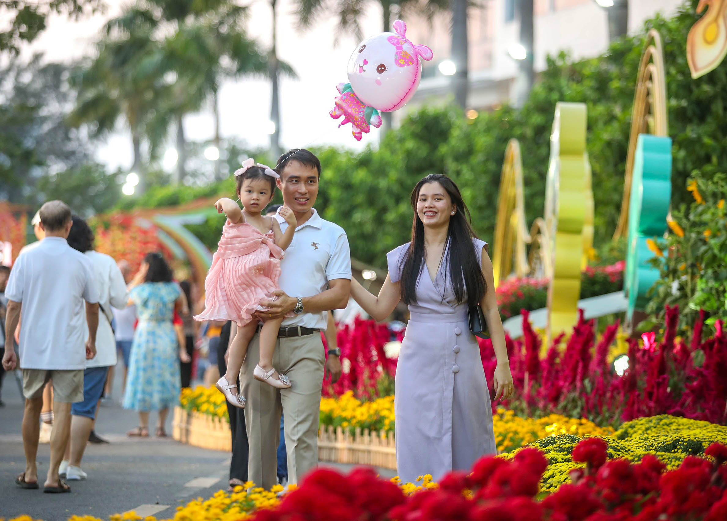 Có chính sách dân số phù hợp mới phát triển kinh tế - xã hội bền vững. Trong ảnh: Một gia đình trẻ tại TP HCM Ảnh: Hoàng Triều