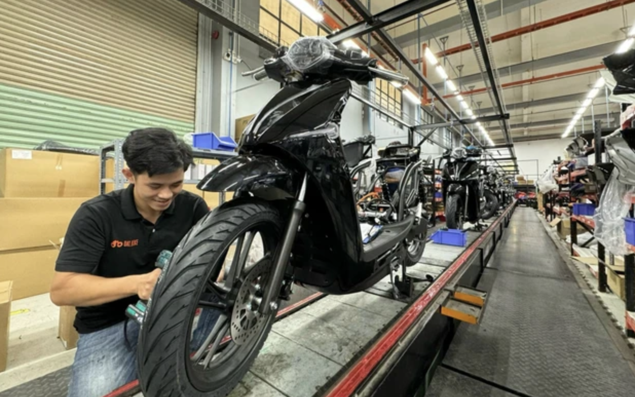 Bị giữ xe, xử phạt khi chạy xe mới mua về nhà, đúng hay sai?