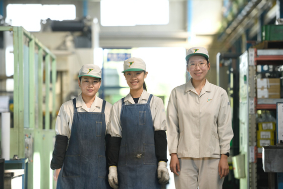 Thực tập sinh Việt Nam bên trong nhà xưởng tại Nhật Bản Ảnh: GIANG NAM