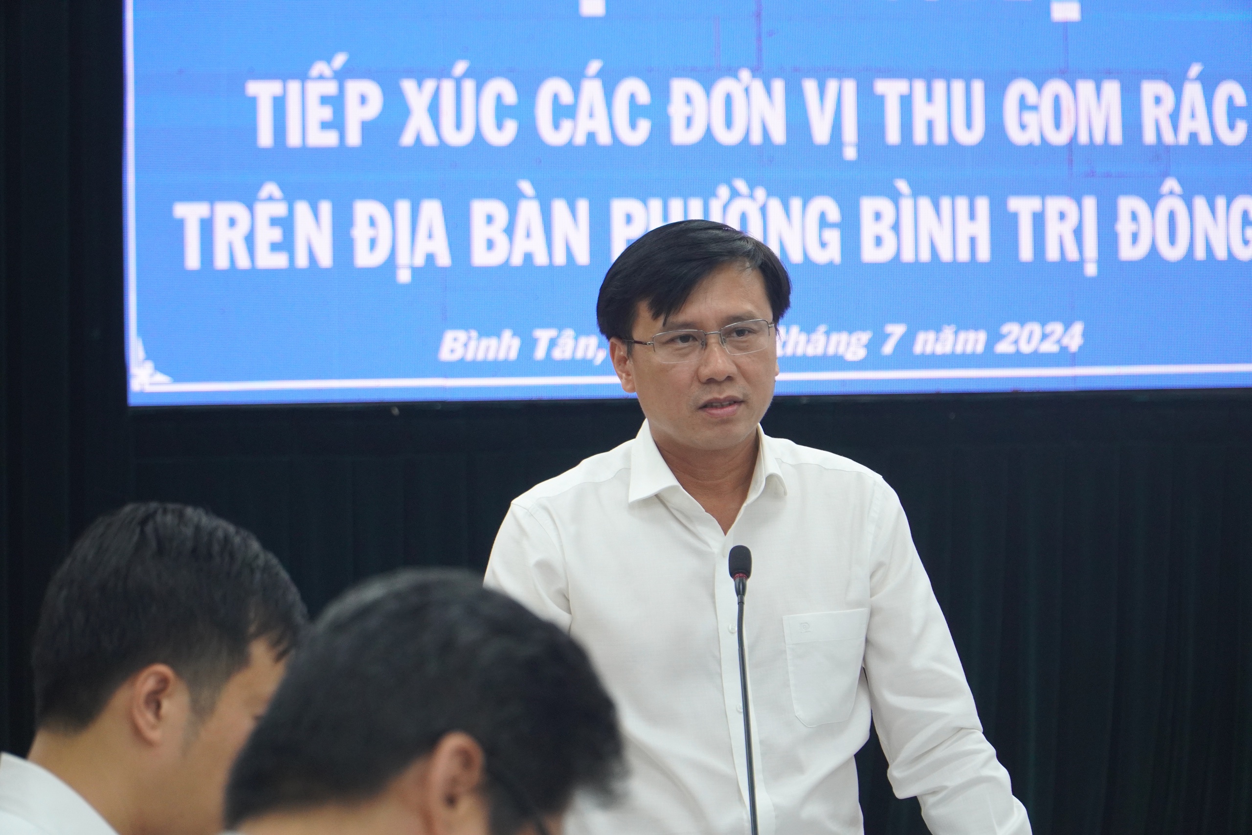 Chủ tịch UBND quận B&igrave;nh T&acirc;n: Kh&ocirc;ng loại bỏ lực lượng thu gom r&aacute;c d&acirc;n lập- Ảnh 4.