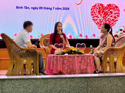 Cặp đ&ocirc;i t&igrave;m hiểu nhau tại chương tr&igrave;nh &ldquo;Kết nối se duy&ecirc;n&rdquo; do LĐLĐ quận B&igrave;nh T&acirc;n, TP HCM tổ chức