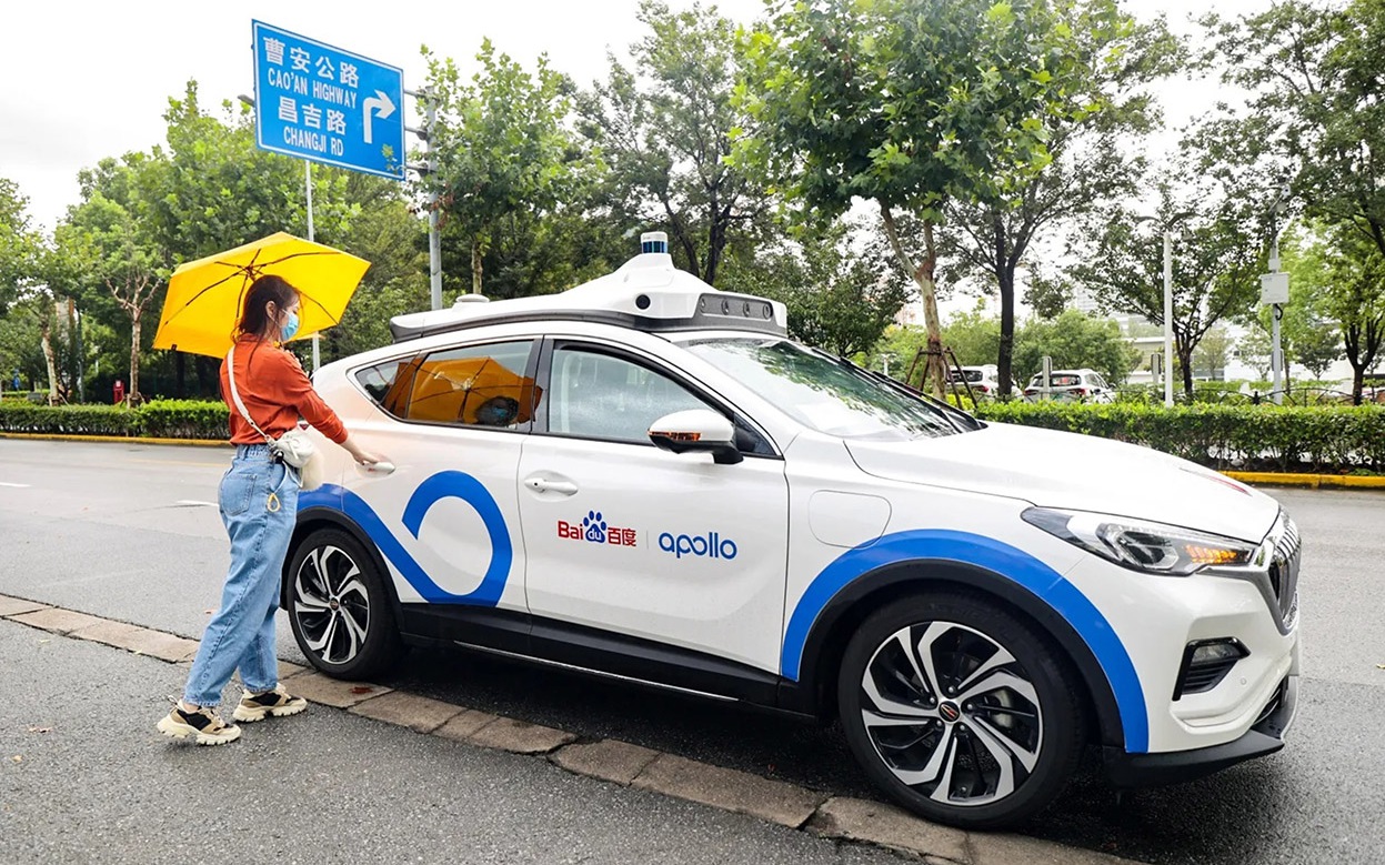 Trung Quốc: Taxi robot "đe dọa" xe công nghệ?