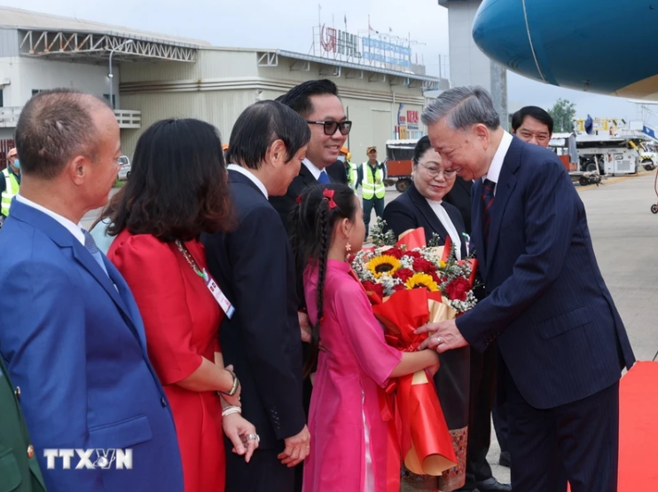 Tổng B&iacute; thư, Chủ tịch nước L&agrave;o đ&oacute;n, hội đ&agrave;m với Chủ tịch nước T&ocirc; L&acirc;m- Ảnh 16.