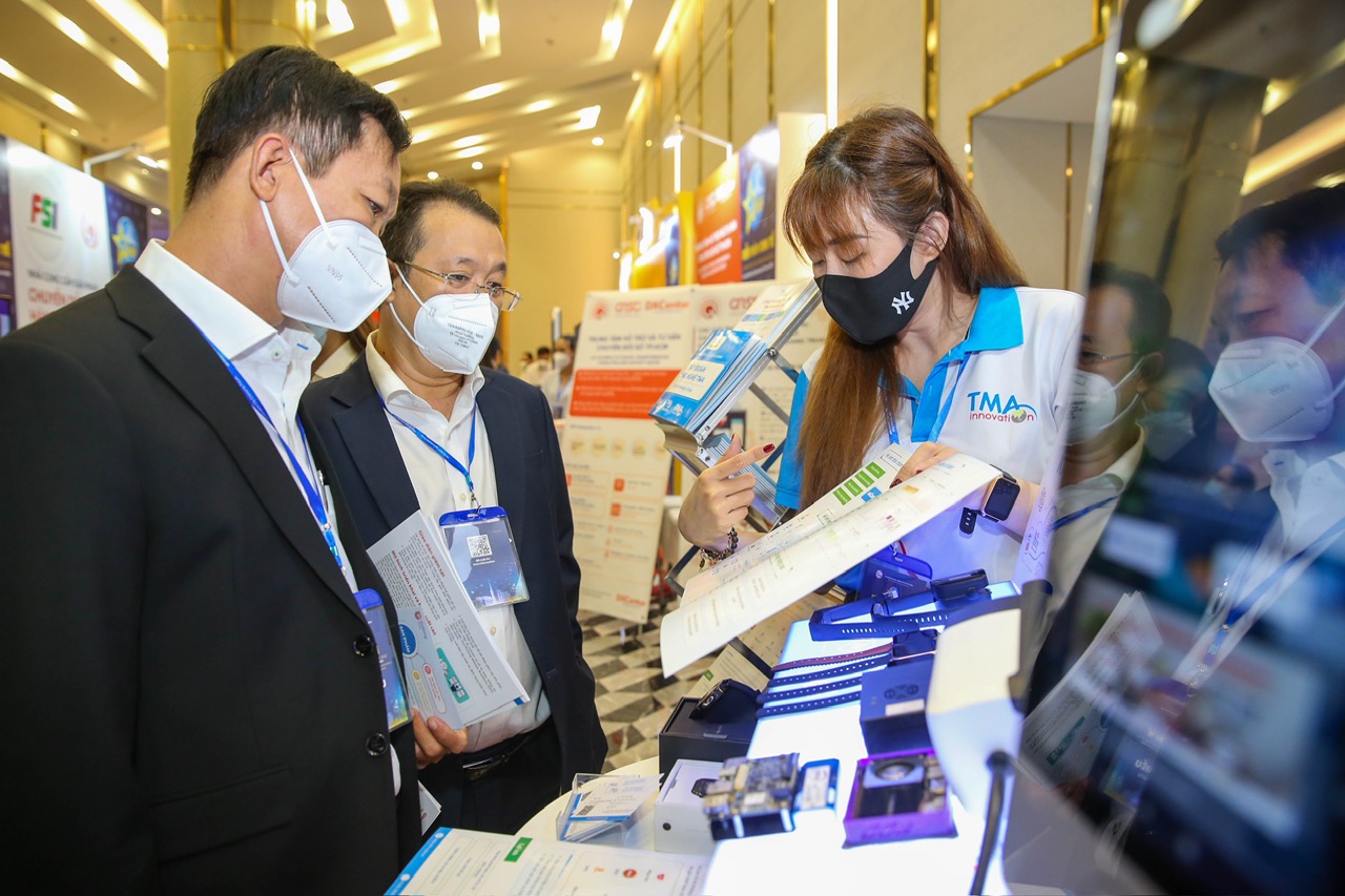 Các doanh nghiệp tìm hiểu giải pháp chuyển đổi số tại Diễn đàn Kinh tế TP HCMẢnh: Hoàng Triều