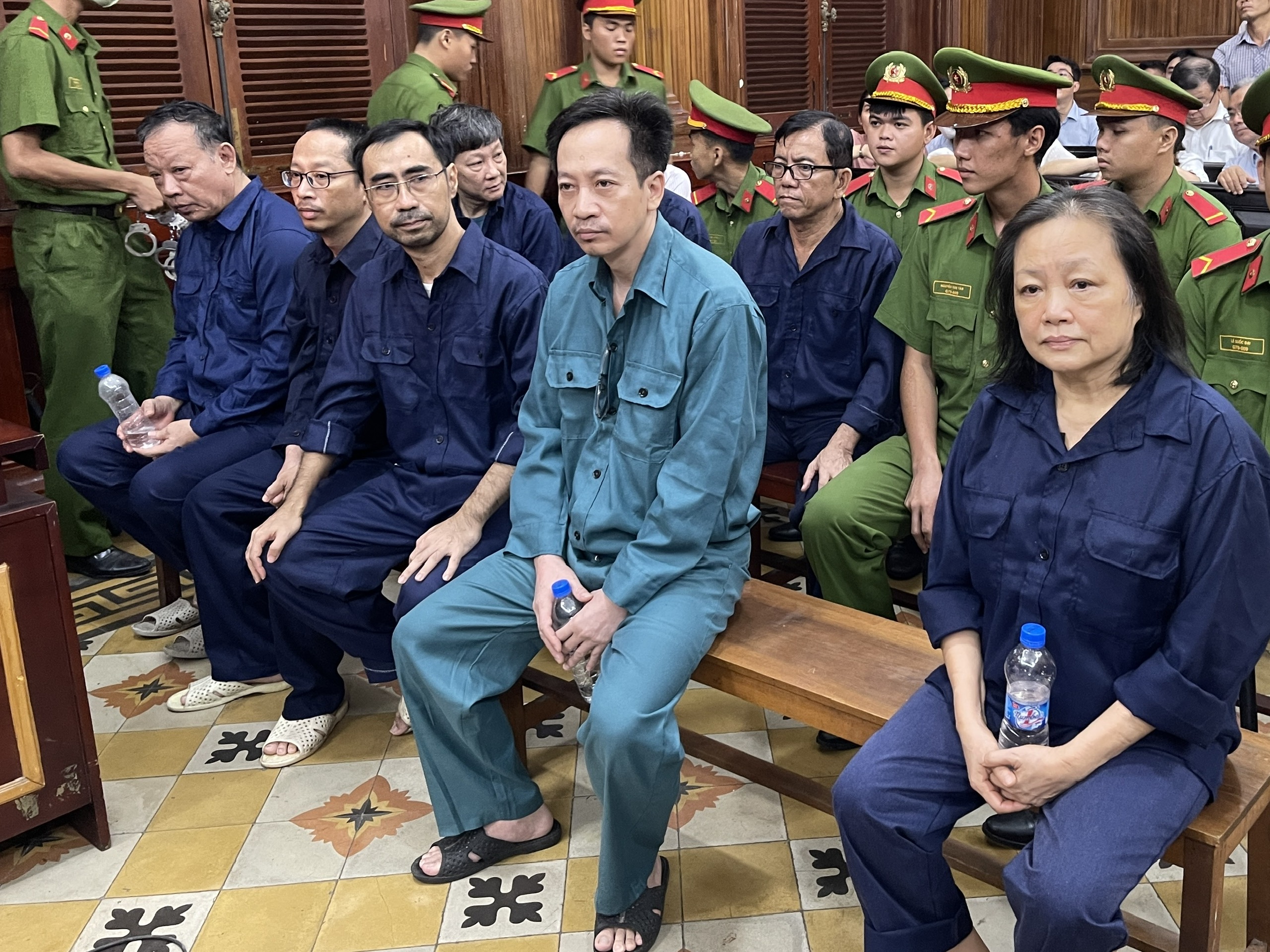 C&aacute;c bị c&aacute;o tại t&ograve;a