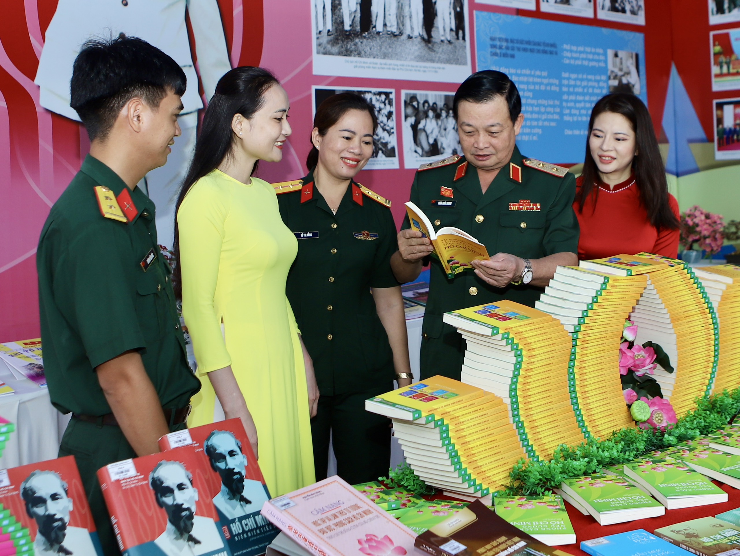 Gắn kết chặt chẽ phong tr&agrave;o Thi đua Quyết thắng với thi đua y&ecirc;u nước- Ảnh 1.