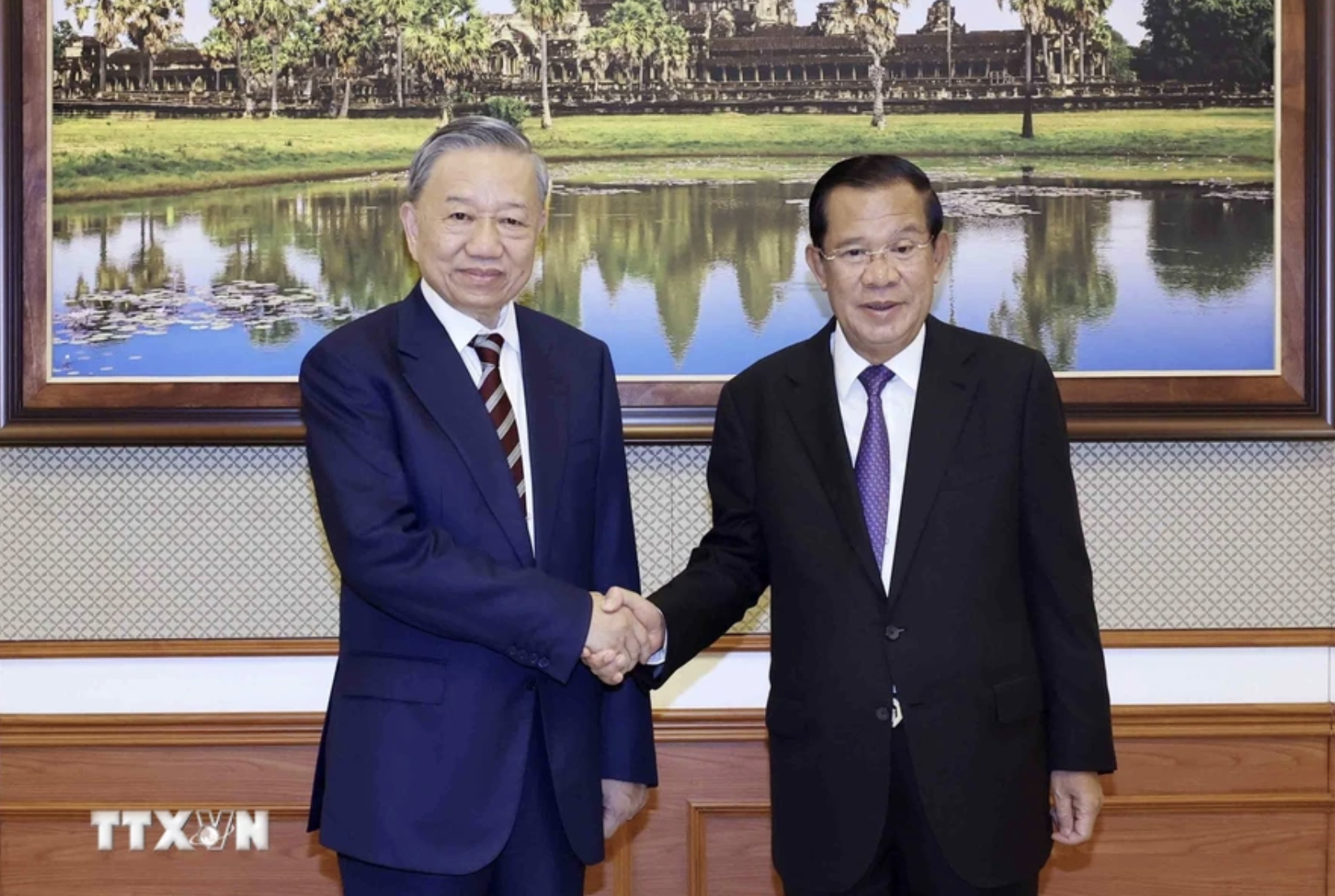 Chủ tịch nước Tô Lâm hội đàm với Chủ tịch CPP Hun Sen- Ảnh 3.