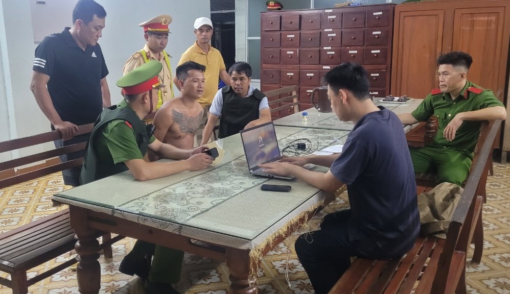CLIP: Bị đòi nợ, người phụ nữ thuê giang hồ chém chủ nợ- Ảnh 1.