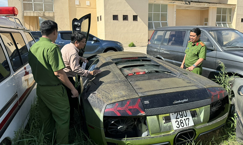 Nhiều người tiếc nuối v&igrave; 2 "si&ecirc;u xe" Lamborghini v&agrave; Mercedes-G63 bị... ti&ecirc;u hủy- Ảnh 1.