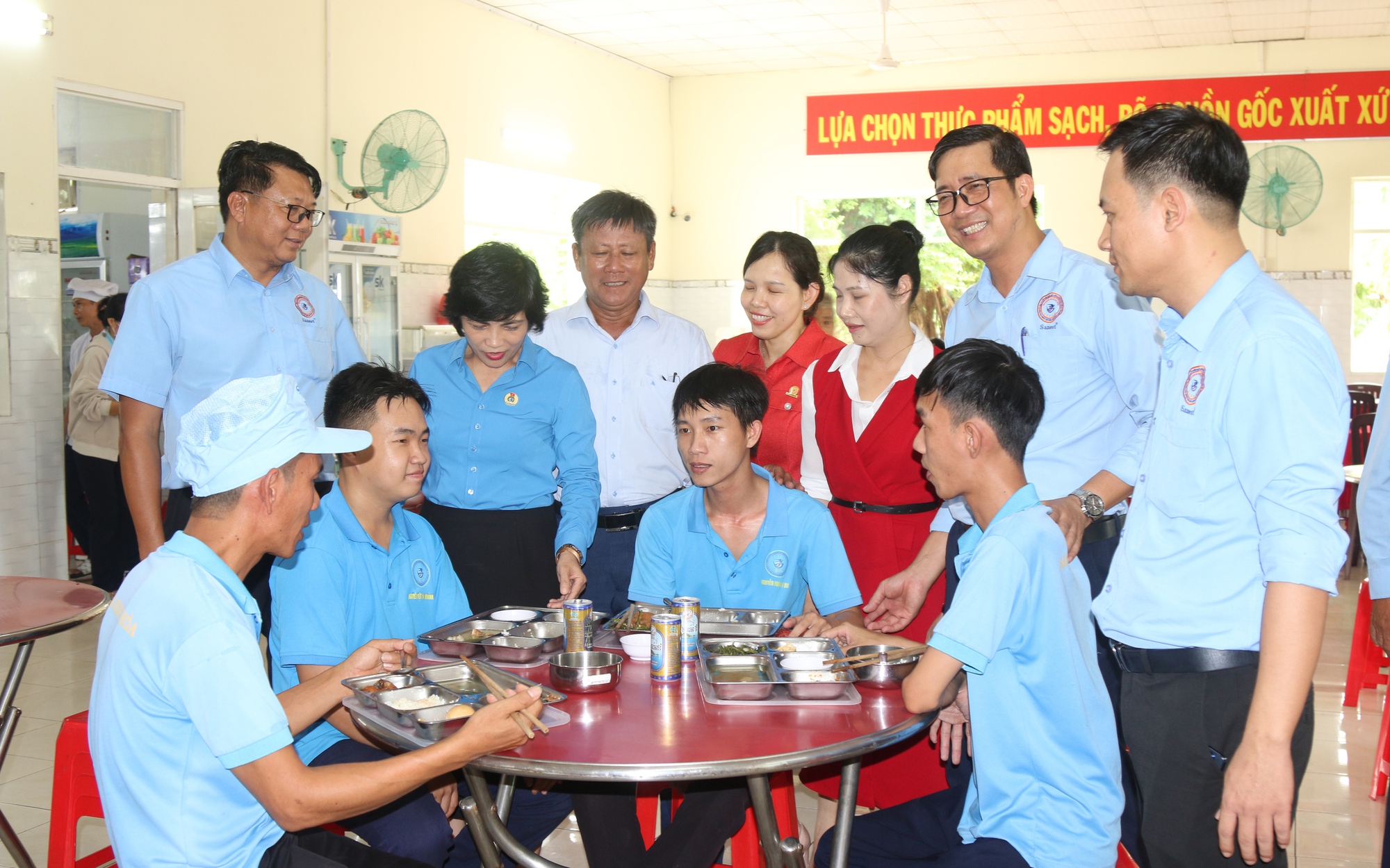 Nhiều niềm vui đến với người lao động Sanest Khánh Hoà
