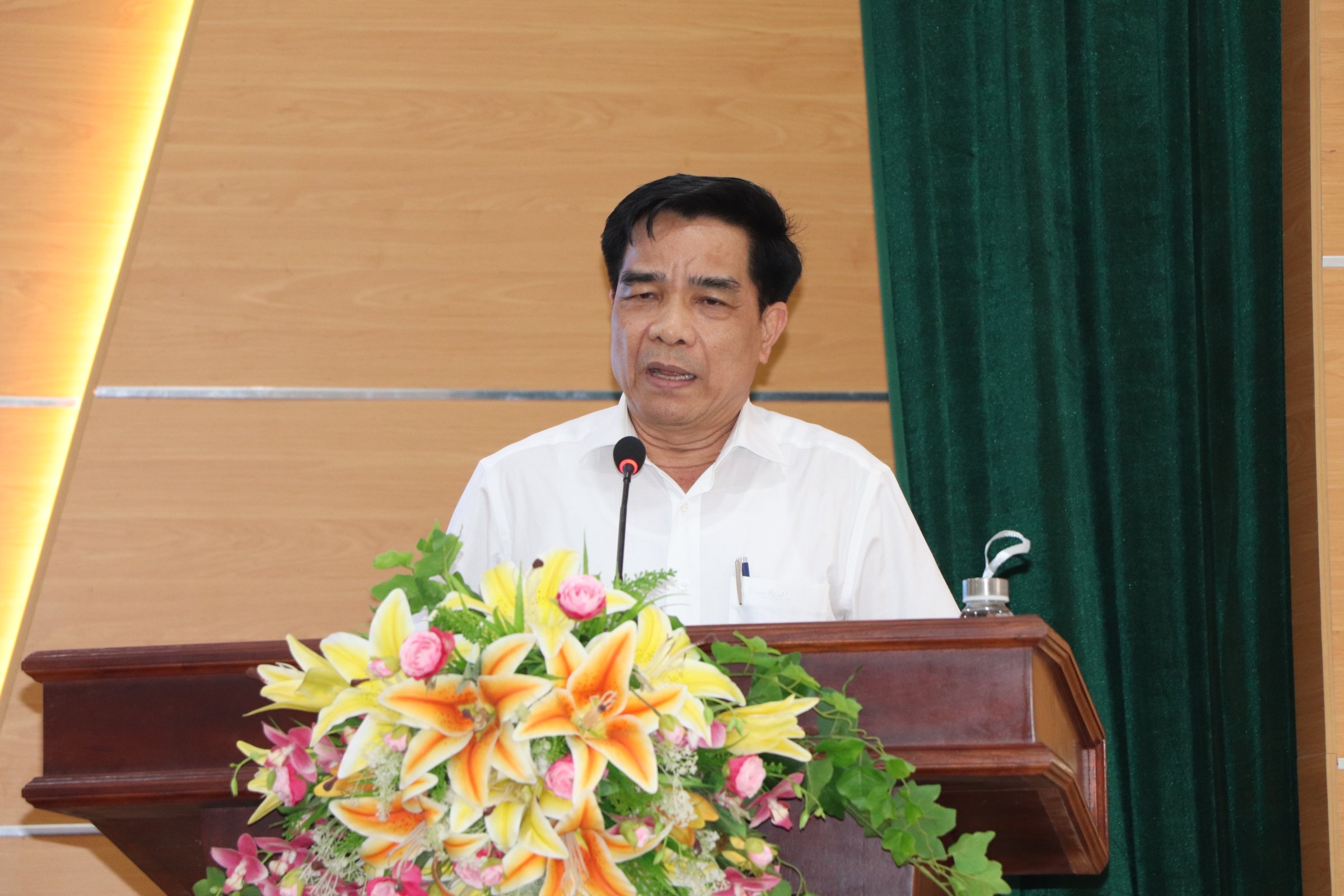 Quảng Nam quyết loại bỏ tình trạng "đá bóng trách nhiệm"- Ảnh 1.
