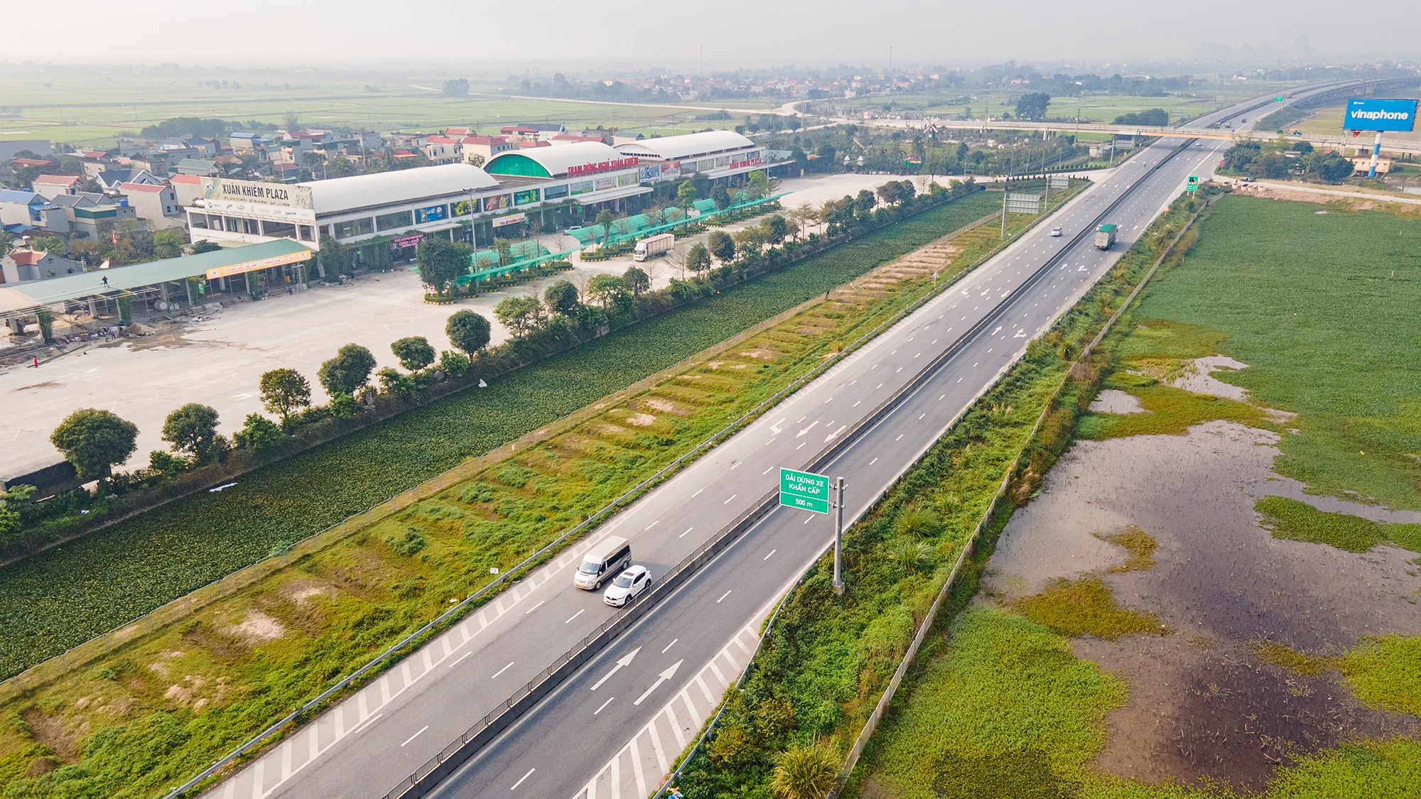 Gấp rút xây trạm dừng trên đường cao tốc- Ảnh 1.