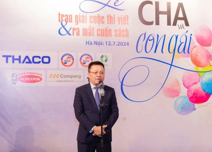 Trao giải cuộc thi viết "Cha và con gái"- Ảnh 2.