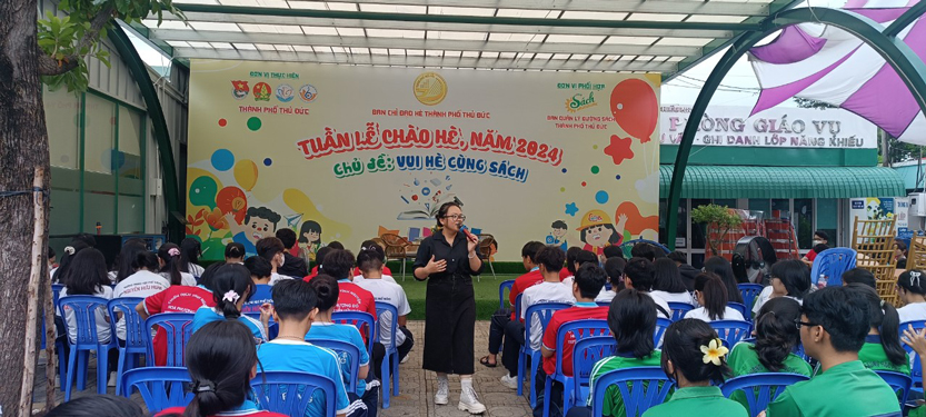 Vốn sống của Trang ng&agrave;y c&agrave;ng đầy đặn sau thời gian gắn b&oacute; với Đường S&aacute;ch TP Thủ Đức v&agrave; ch&iacute;nh c&ocirc; cũng trao truyền nhiều cảm hứng tốt đẹp cho bạn đọc trẻ tuổi khi đến đ&acirc;y