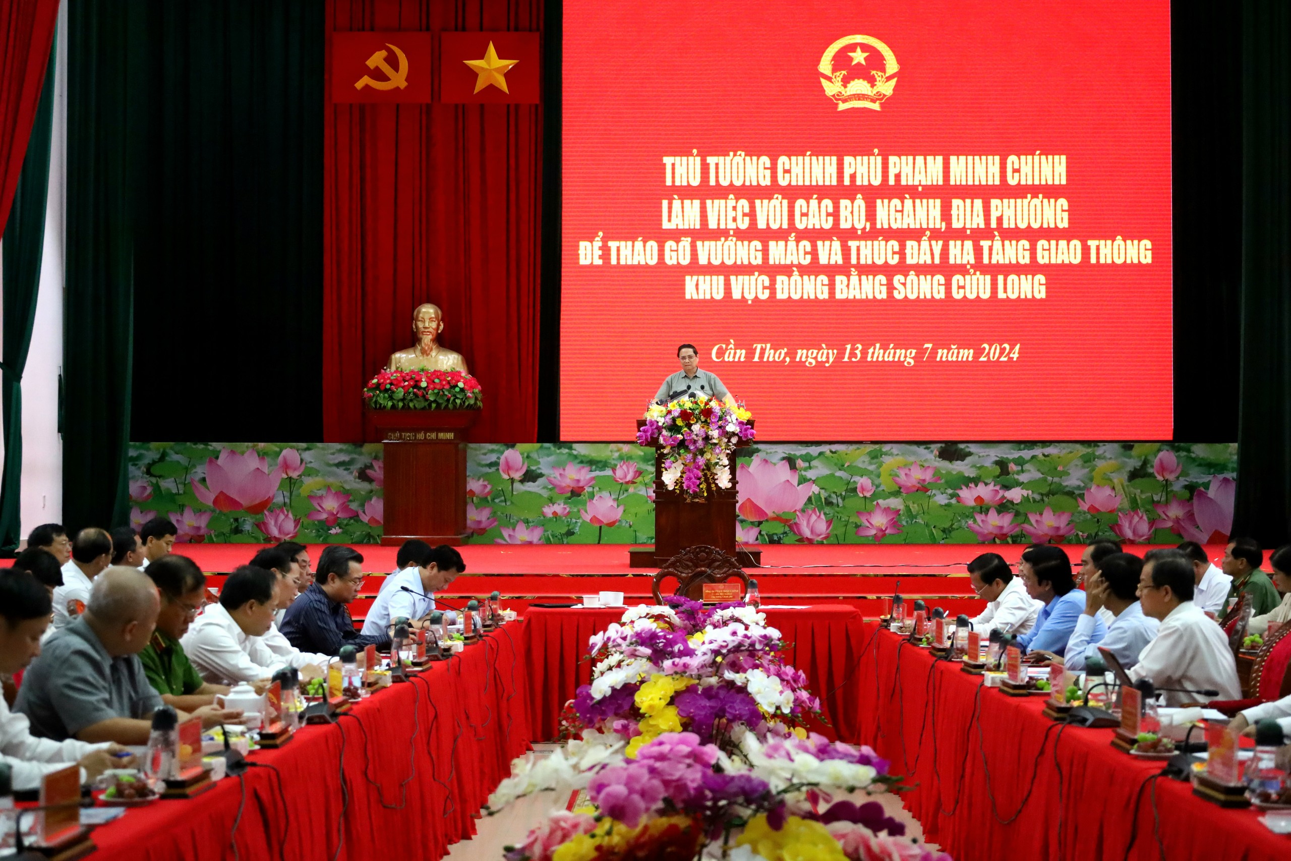 Chủ tịch Phan Văn Mãi báo cáo Thủ tướng dự án đường Vành đai 3- Ảnh 3.