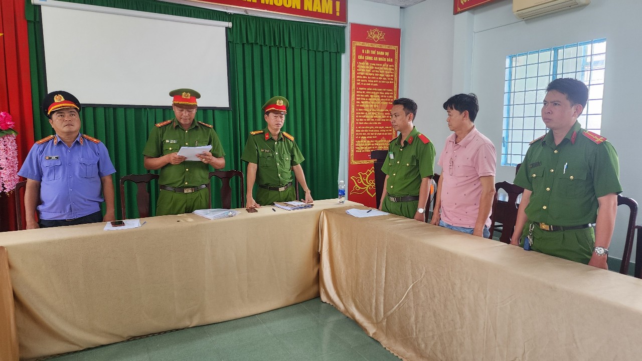 Vụ cưỡng đoạt t&agrave;i sản của ngư d&acirc;n: Bắt tạm giam thanh tra vi&ecirc;n nhận hối lộ- Ảnh 1.