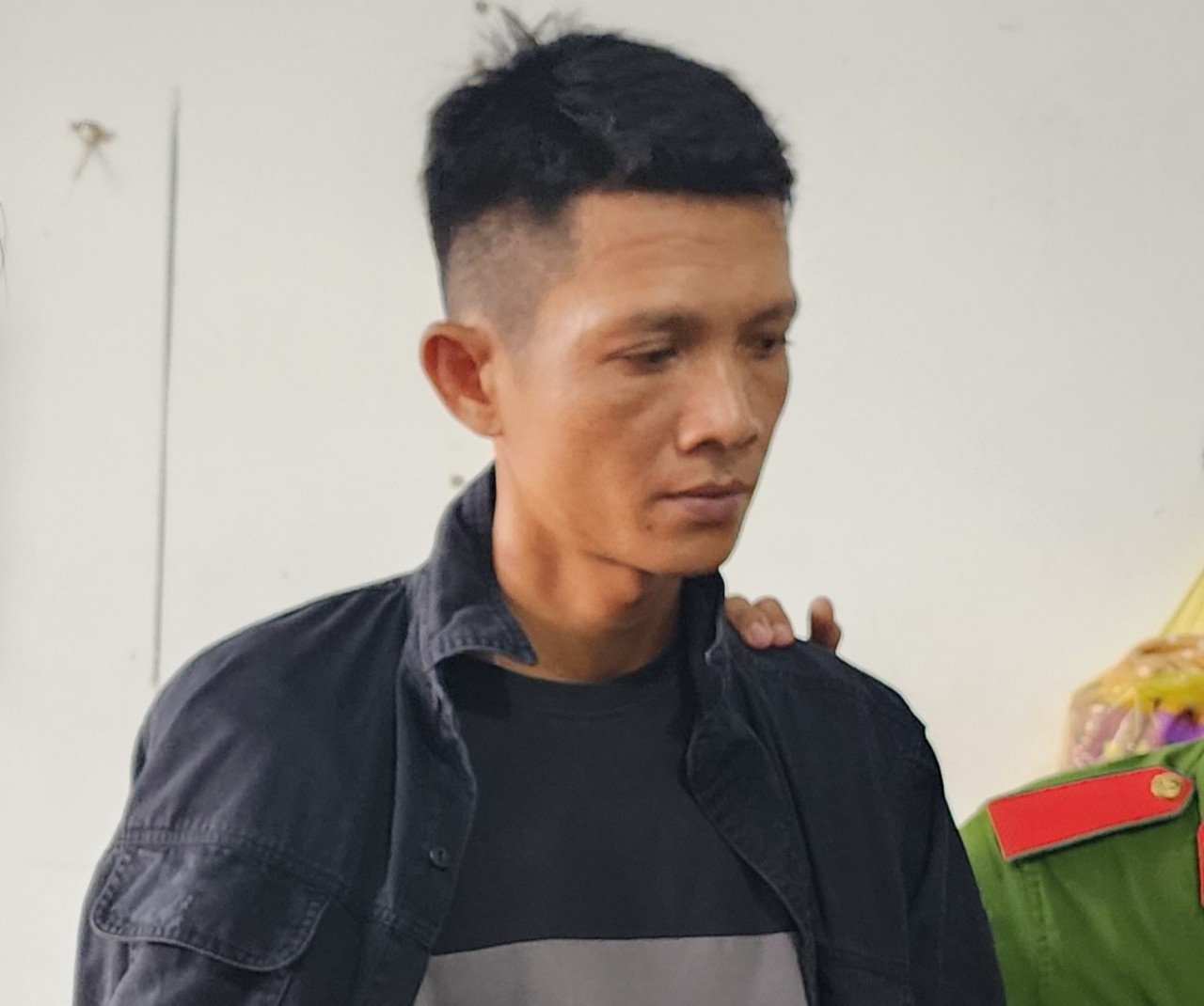 Vụ cưỡng đoạt t&agrave;i sản của ngư d&acirc;n: Bắt tạm giam thanh tra vi&ecirc;n nhận hối lộ- Ảnh 3.