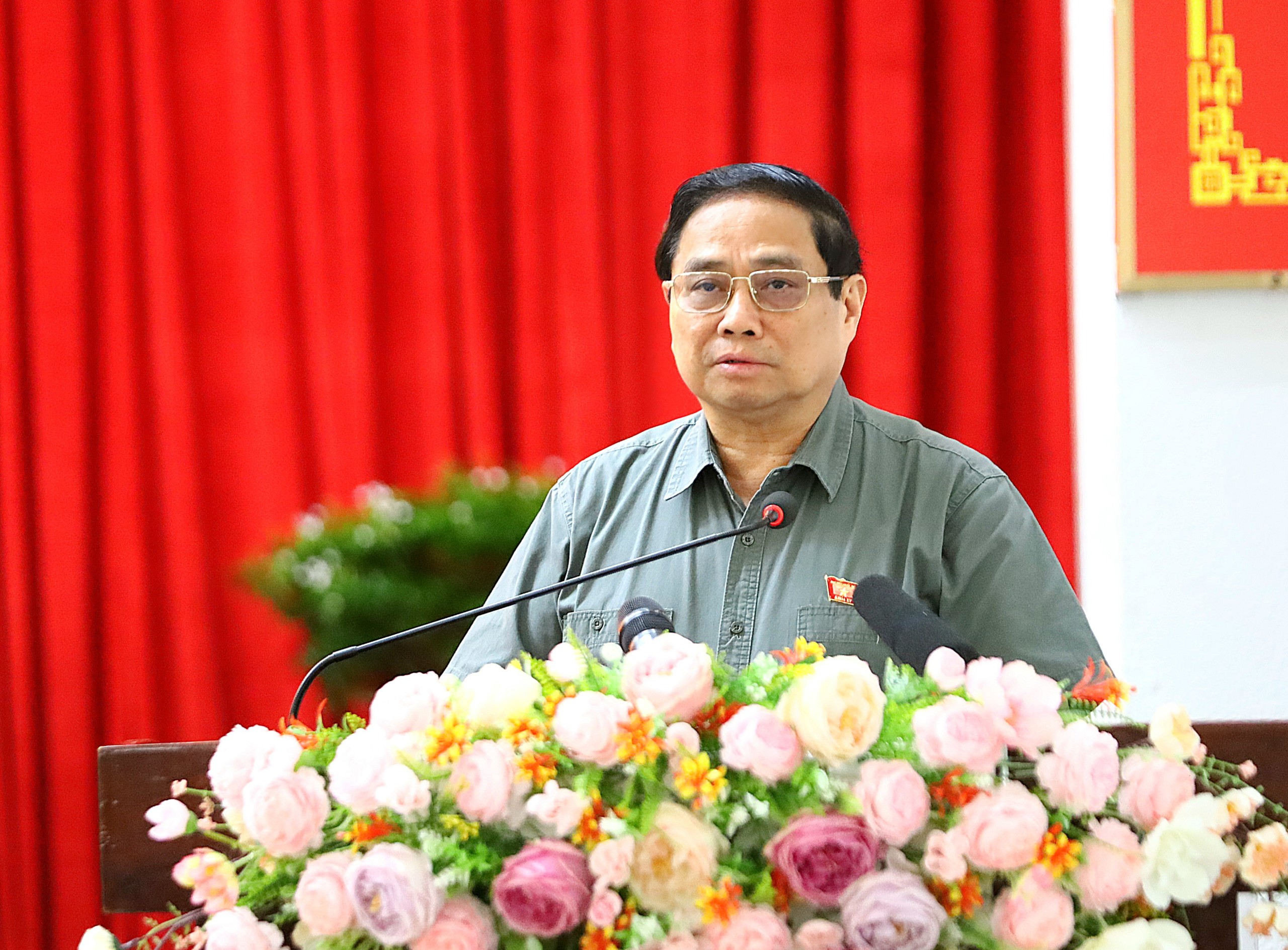 Thủ tướng Phạm Minh Ch&iacute;nh trả lời "n&oacute;ng" nhiều &yacute; kiến của cử tri Cần Thơ- Ảnh 2.