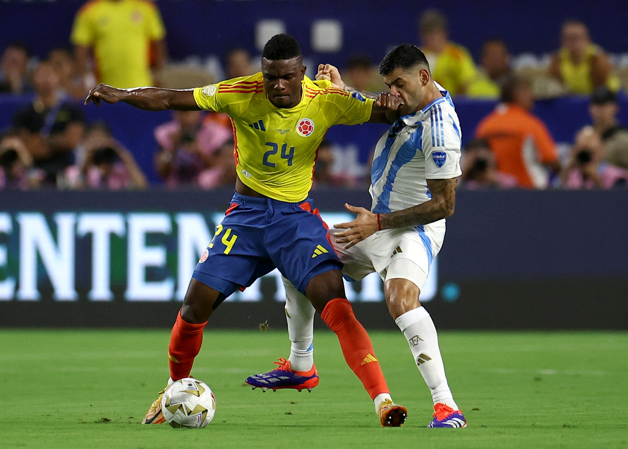 Messi rời s&acirc;n trong nước mắt, Lautaro Martinez đưa Argentina v&ocirc; địch Copa America 2024- Ảnh 1.