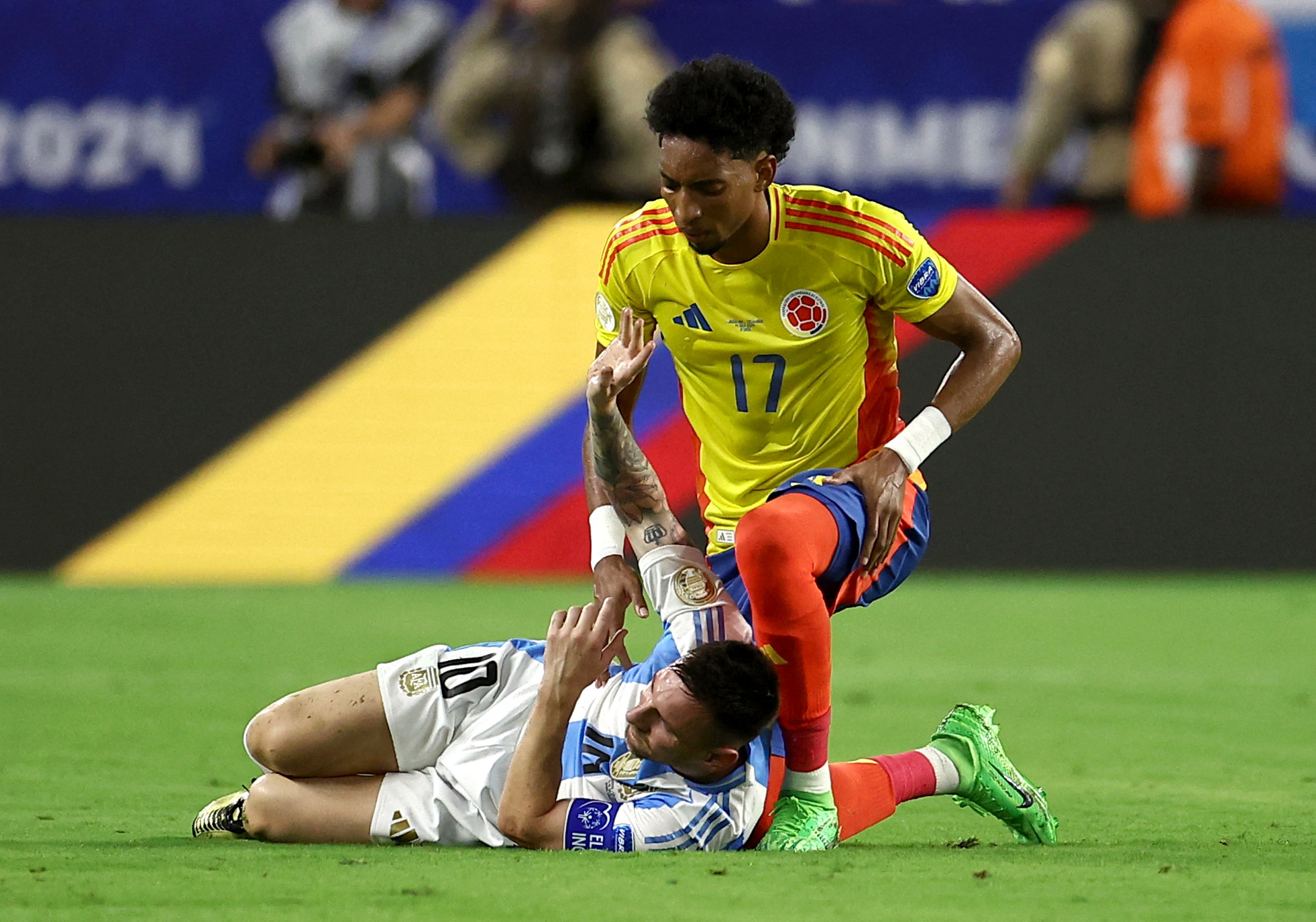 Messi rời s&acirc;n trong nước mắt, Lautaro Martinez đưa Argentina v&ocirc; địch Copa America 2024- Ảnh 7.